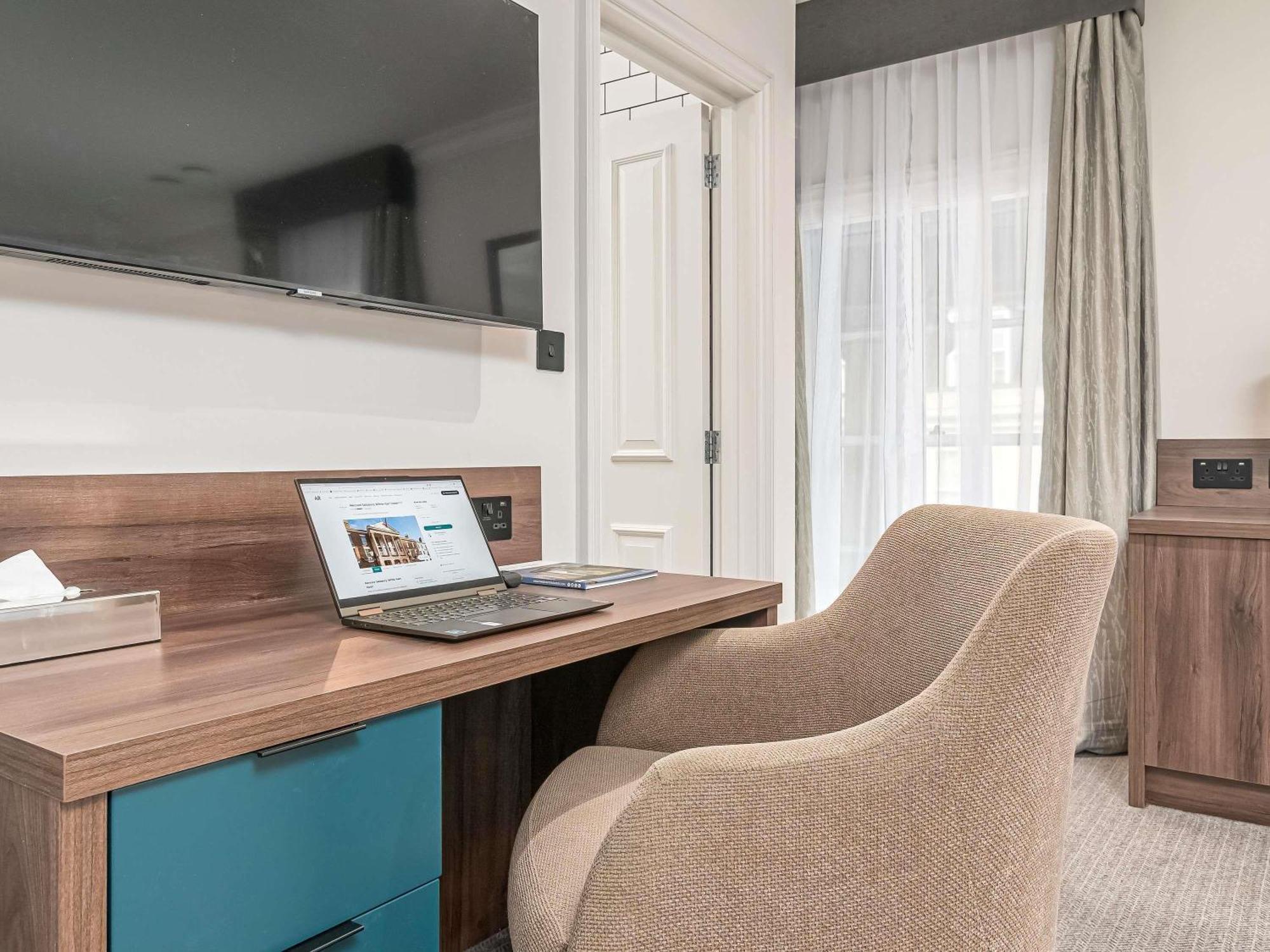 Mercure Salisbury White Hart Hotel & Apartments Luaran gambar